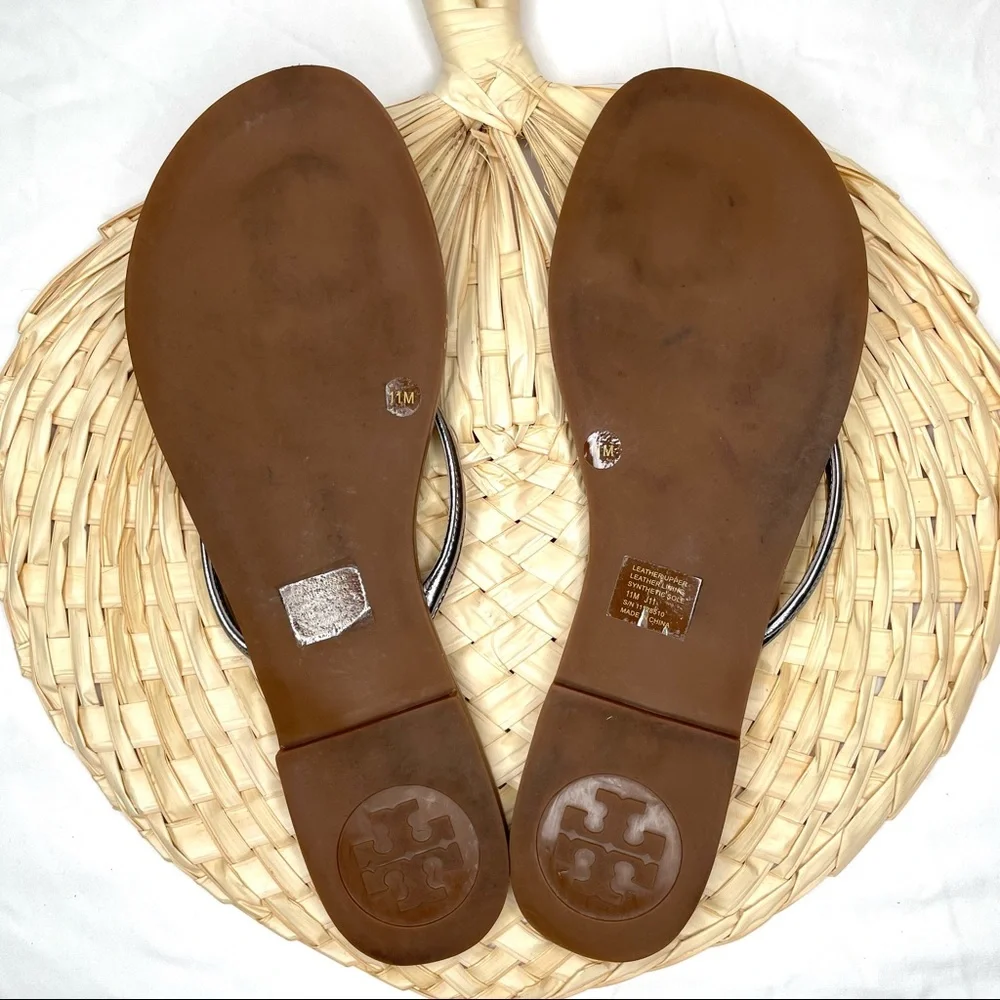 NEW Tory Burch Abitha Flip Flop Sandals 11 Pewter Mirror Metallic Leather Silver - Picture 8 of 10